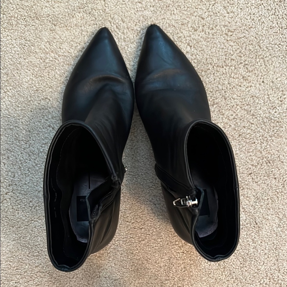 Dolce Vita Black Ankle Booties Sleek Minimalist Design